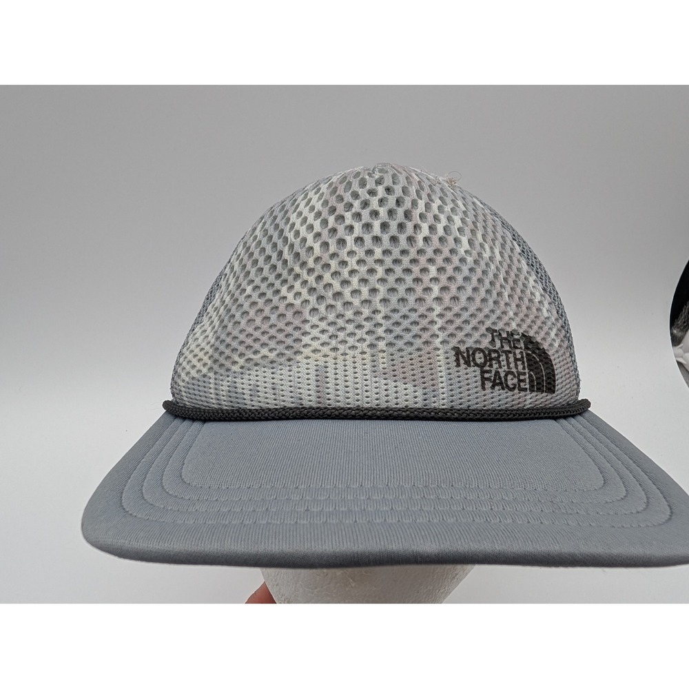 The North Face FlashDry Trucker Hat Grey Mesh Snapback Logo Cap One Size